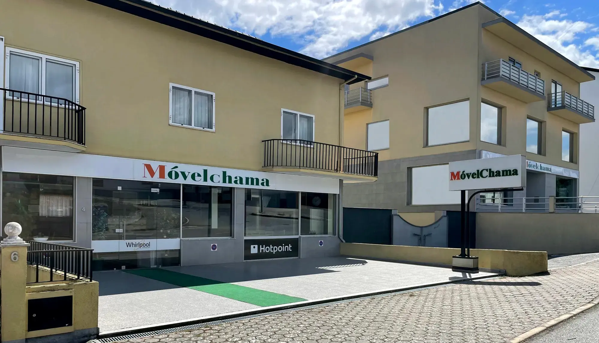 Interior da loja Móvelchama em Pinhel